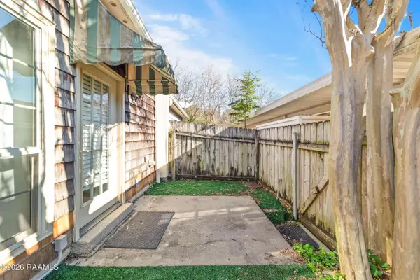 204 Long Plantation BLVD #B, Lafayette, LA 70508