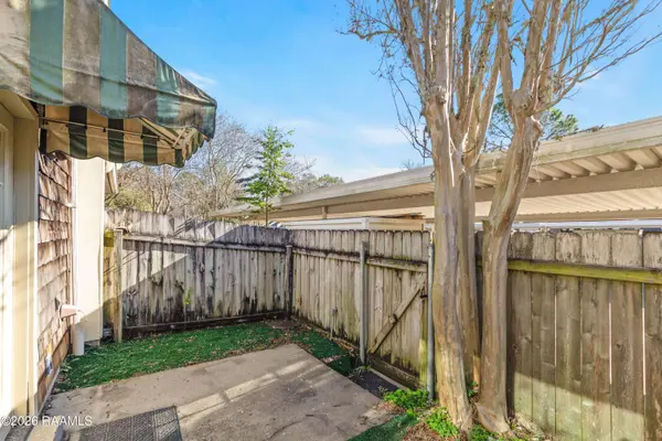 204 Long Plantation BLVD #B, Lafayette, LA 70508