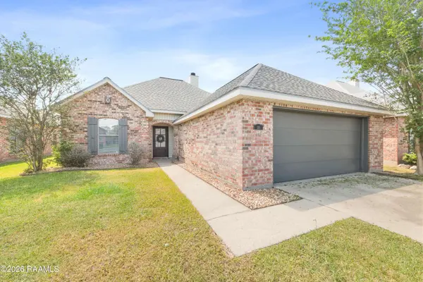 135 Legend Creek DR, Youngsville, LA 70592