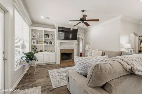 135 Legend Creek DR, Youngsville, LA 70592