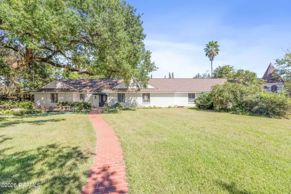 319 Crestlawn DR