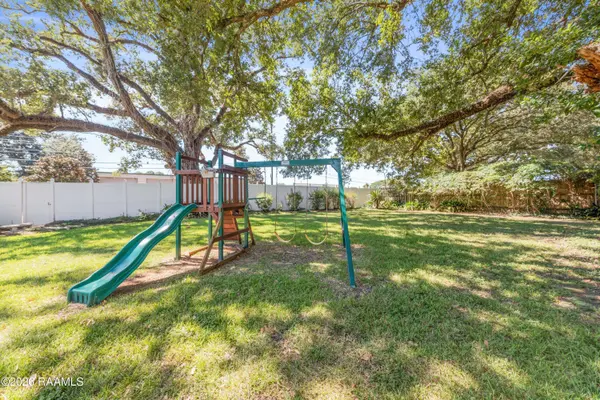 319 Crestlawn DR, Lafayette, LA 70503