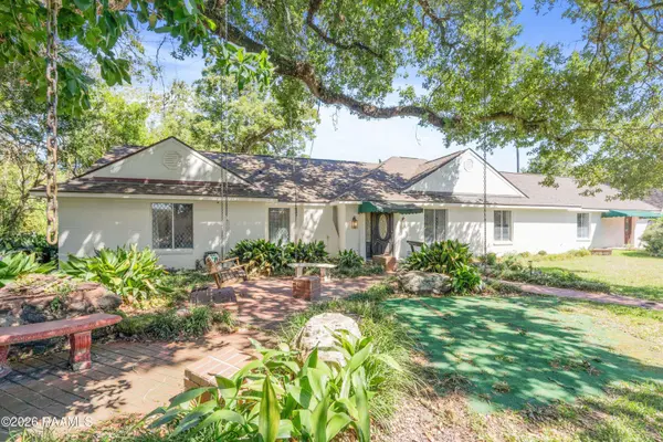 319 Crestlawn DR, Lafayette, LA 70503