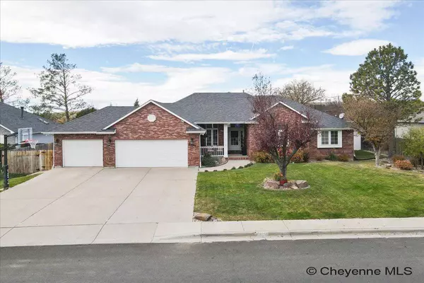 7402 HAWTHORNE DR, Cheyenne, WY 82009