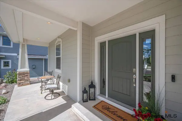 7482 HUNTZ DR, Cheyenne, WY 82009