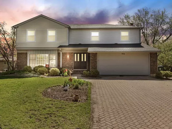 916 Cambridge DR, Libertyville, IL 60048