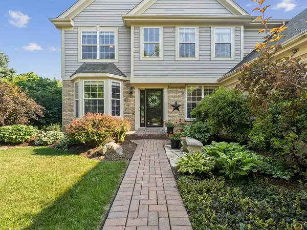 6161 Oakmont LN, Gurnee, IL 60031