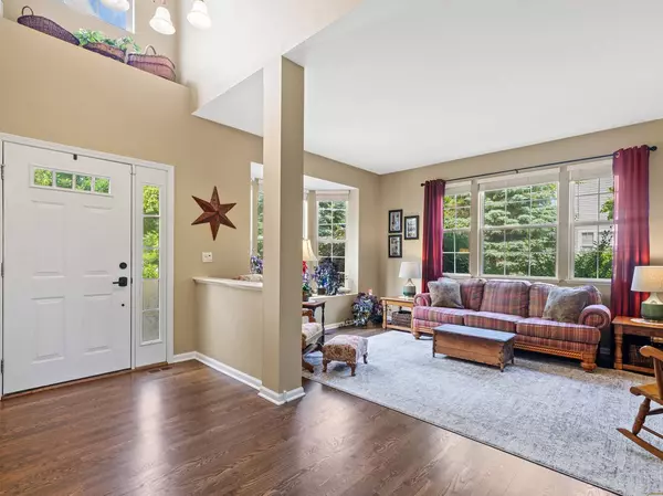 6161 Oakmont LN, Gurnee, IL 60031