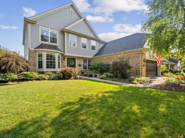 6161 Oakmont LN, Gurnee, IL 60031