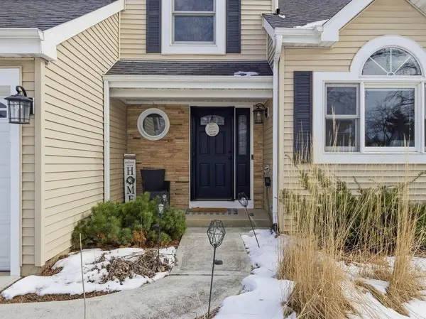 539 Newberry DR, Elk Grove Village, IL 60007