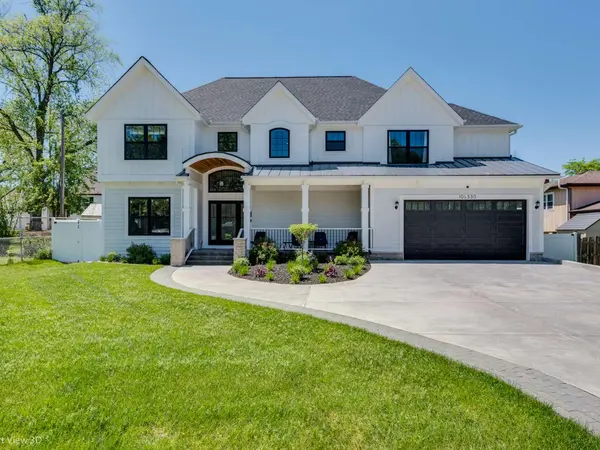 10S330 Oneill DR, Burr Ridge, IL 60527
