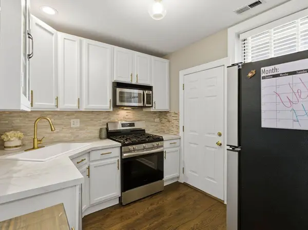 2579 W Montrose AVE #2N, Chicago, IL 60618