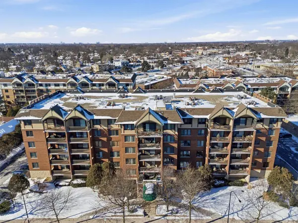 10 S Wille ST #603, Mount Prospect, IL 60056