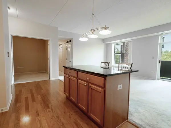 77 N Quentin RD #310, Palatine, IL 60067