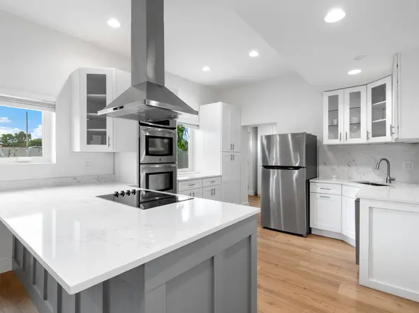 3848 Harrison AVE, Brookfield, IL 60513