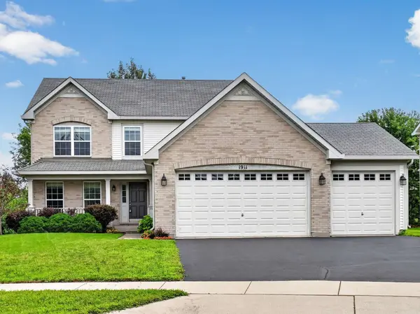 1911 Cameron DR, Hampshire, IL 60140