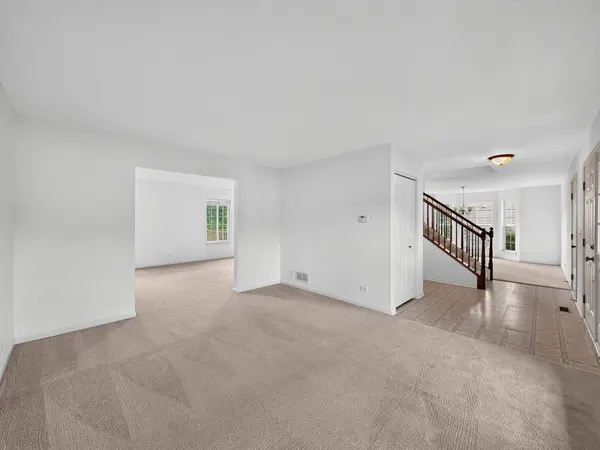 1911 Cameron DR, Hampshire, IL 60140