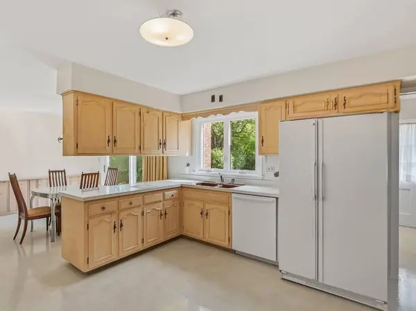 1170 Oak Ridge CIR, Barrington, IL 60010