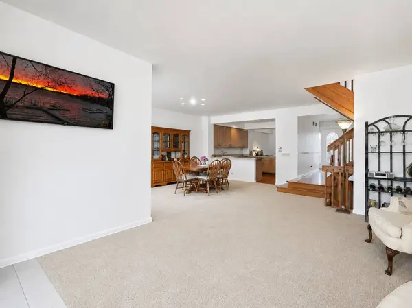 26435 N Ridge CT, Mundelein, IL 60060