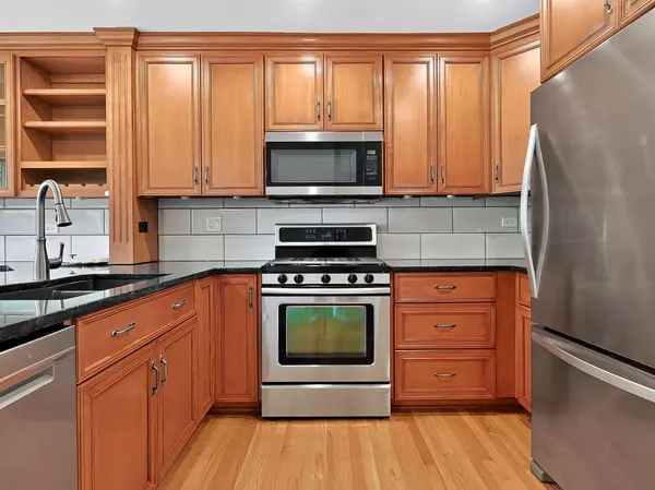22W132 Butterfield RD, Glen Ellyn, IL 60137