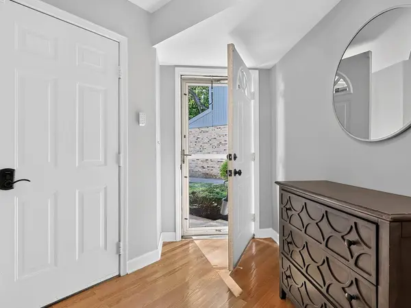 22W132 Butterfield RD, Glen Ellyn, IL 60137