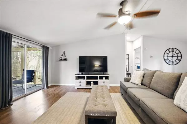 896 JEFFERSON RIVER RD, Jefferson, GA 30549