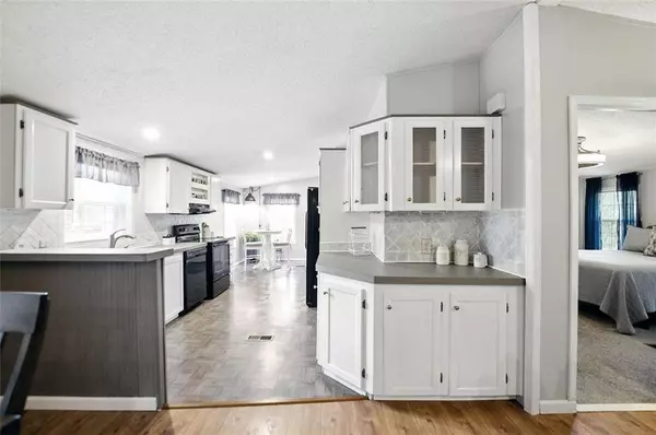 896 JEFFERSON RIVER RD, Jefferson, GA 30549