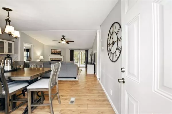 896 JEFFERSON RIVER RD, Jefferson, GA 30549