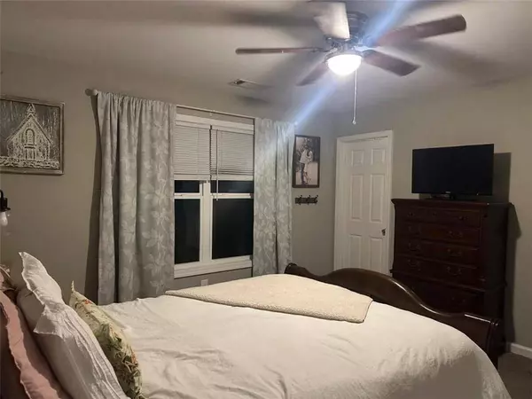 450 Candlestick DR, Hull, GA 30646