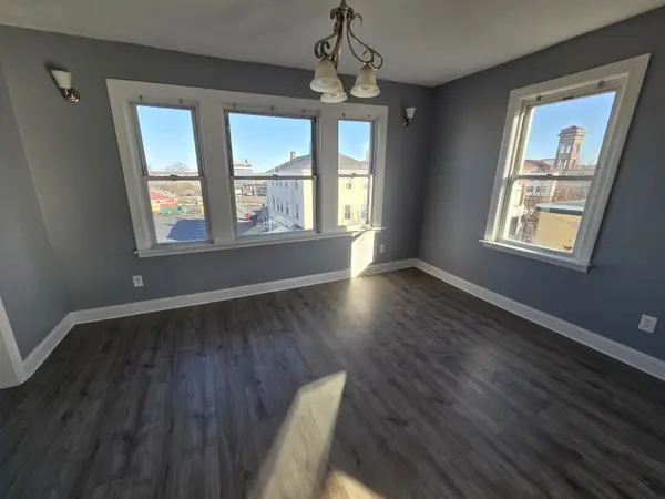 228 Atwells Ave #3, Providence, RI 02903-1528