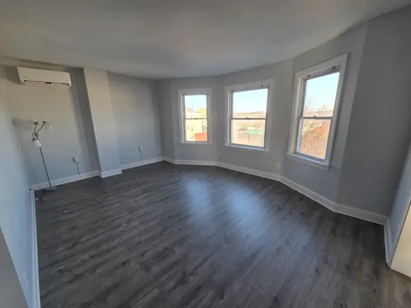 228 Atwells Ave #3, Providence, RI 02903-1528