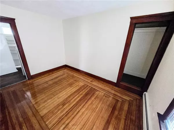 106 Baxter ST, Pawtucket, RI 02861