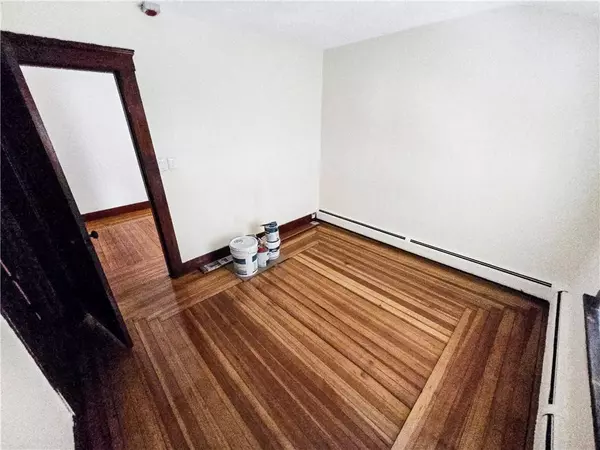 106 Baxter ST, Pawtucket, RI 02861