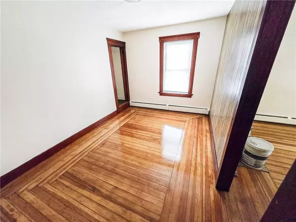 106 Baxter ST, Pawtucket, RI 02861