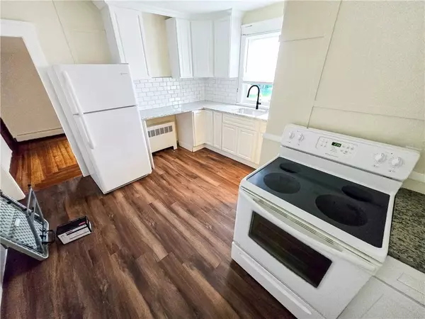 106 Baxter ST, Pawtucket, RI 02861