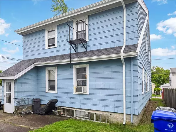 106 Baxter ST, Pawtucket, RI 02861