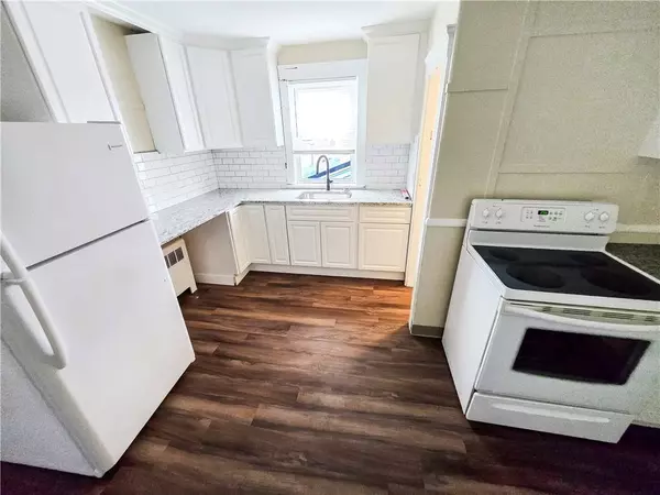 106 Baxter ST, Pawtucket, RI 02861