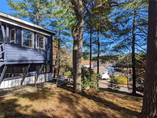 214 Lake DR, Glocester, RI 02814