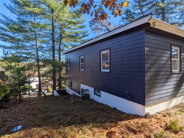 214 Lake DR, Glocester, RI 02814