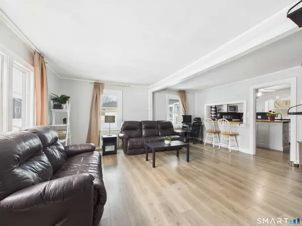 10 First Street, Thompson, CT 06255