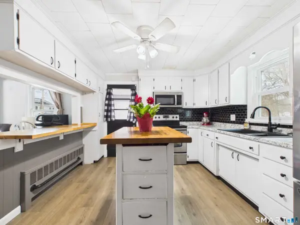 10 First Street, Thompson, CT 06255