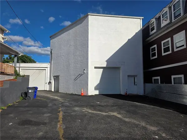 73 Julian ST