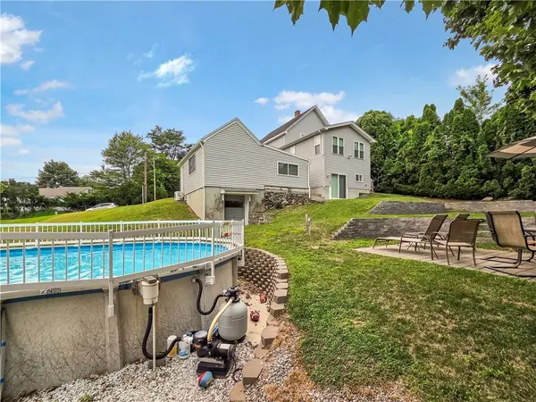 36 Bellevue AVE, North Smithfield, RI 02896