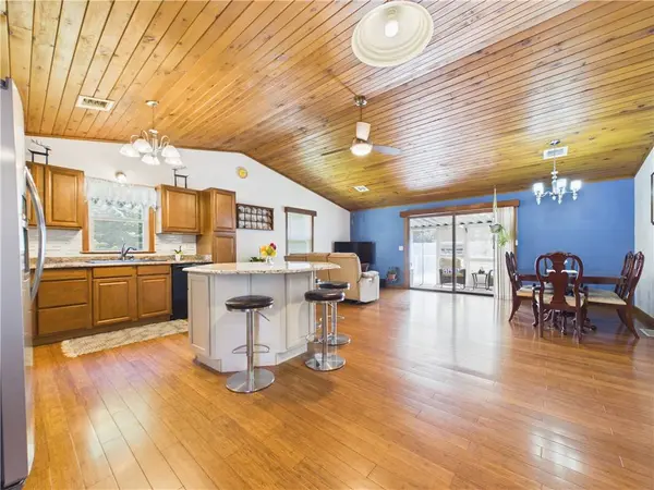 615 Taunton AVE, Seekonk, MA 02771