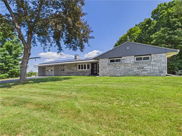 29 Vandall ST, Thompson, CT 06255