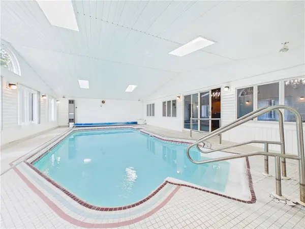 29 Vandall ST, Thompson, CT 06255