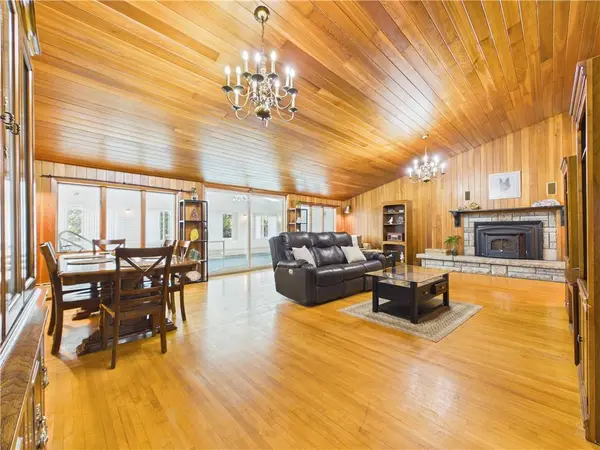 29 Vandall ST, Thompson, CT 06255