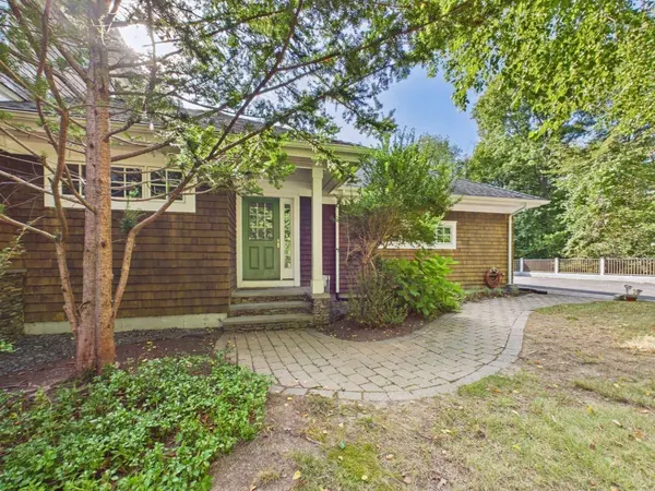 218 Pine St, Rehoboth, MA 02769