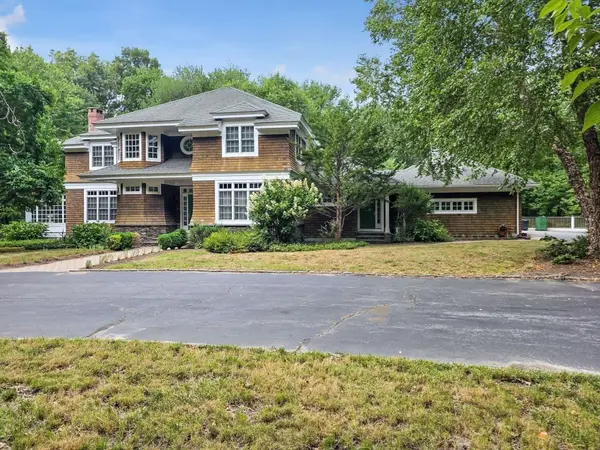 218 Pine St, Rehoboth, MA 02769
