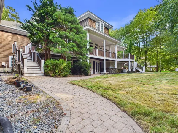 218 Pine St, Rehoboth, MA 02769